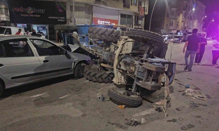 Sıcak Gündem: Elazığ'da Traktör-Otomobil Çarpıştı: 5 Yaralı - Haberleri ve Merak Edilenler