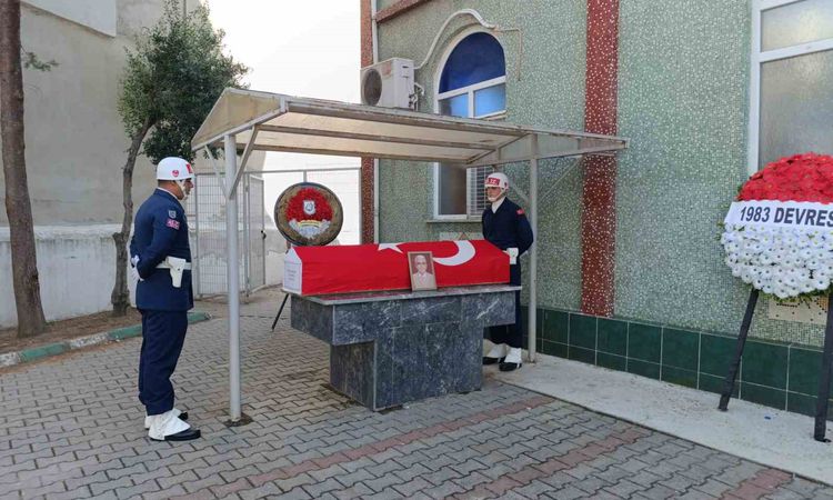 Emekli Binbaşı Özcan Yıldız Askeri Törenle Uğurlandı - Haberleri ve Merak Edilenler
