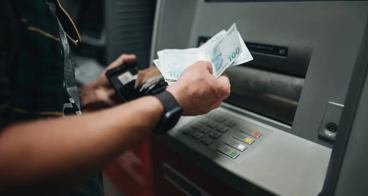 Son Gelişme: Emekli promosyonlarında rakamlar zirveye çıktı: Yılın son hamlesi bankalardan geldi - En Son Habe