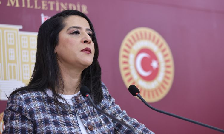 Ayrıntılar Netleşti: EMEP'li Karaca, KYK yurdundaki barınma ve hijyen sorunlarını Meclis gündemine taşıdı - So