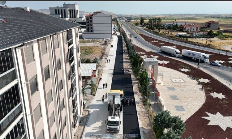 Major Investment in Health Transportation in Emirdağ: Hot Asphalt Laying Started on the 1.5 Kilometer Hospital Road - Last Minute