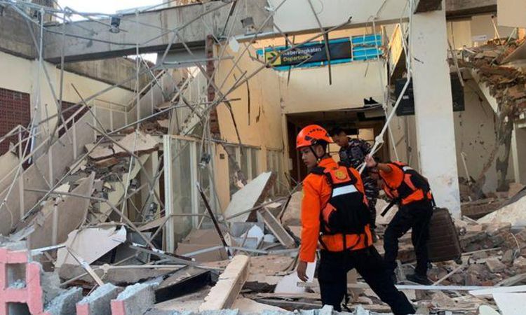 Ayrıntılar Netleşti: Endonezya'daki 7,7 büyüklüğündeki depremde en az 14 kişi yaşamını yitirdi - Son Dakika: G