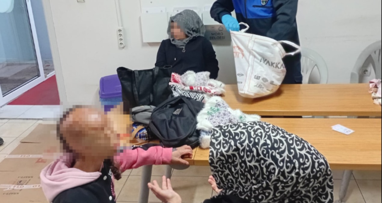 Ayrıntılar Netleşti: Engelli çocuğu kullanıp binlerce lira kazanmışlar! İki vicdansız kadını iş üstünde yakala