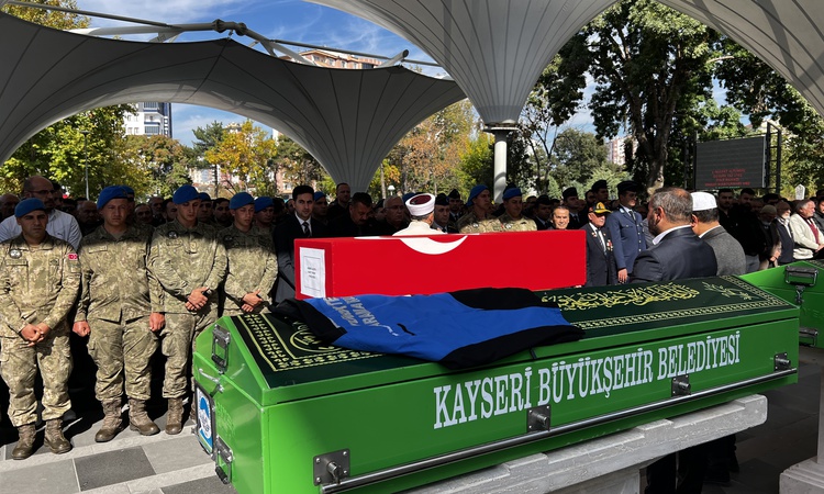 Erciyes'te kayalıklardan düşen rehber toprağa verildi, Hollandalı turist sağ kurtuldu | İşte Tüm Ayrıntılar