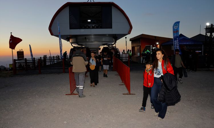 Ayrıntılar Netleşti: Erciyes'te Perseid Meteor Yağmuru Gözlemlendi - Son Dakika - Son Dakika Bilgileri