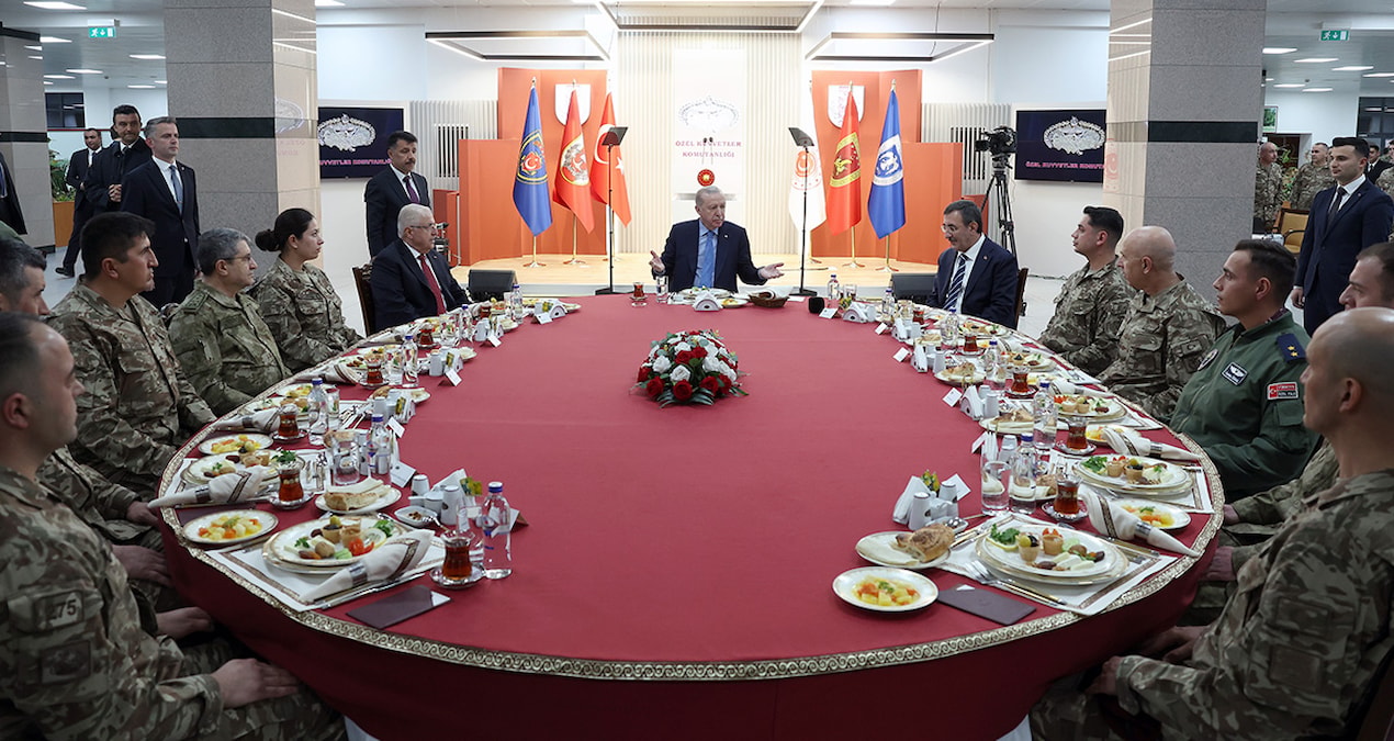 Sıcak Gündem: Erdoğan'ın iftar sofrasında çok çarpıcı bir isim - Son Dakika Haberleri - Son Dakika Bilgileri