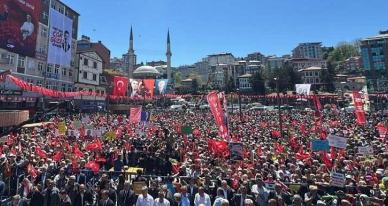 Kritik Açıklama: Erdoğan'ın yüzde 73 oy aldığı Rize'de CHP mitinginde tarihi kalabalık - Haberleri | İşte Tüm
