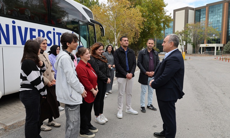 ERÜ yeni öğrencileri Kayseri Kültür Yolu Turu'nda şehirle tanıştırdı ve Merak Edilenler