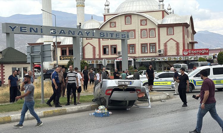 Erzincan'da Takla Atan Otomobilde 2 Yaralı - Son Dakika ve Merak Edilenler