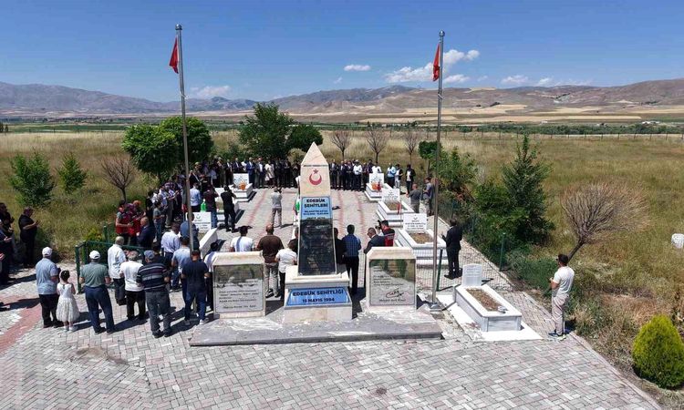 Erzincan Governor Aydoğdu Commemorated the Martyrs at Edebük Martyrdom - News