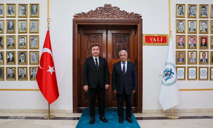 Sıcak Gündem: Erzincanlı Kanaat Önderi Hüseyin Uğurlu, Vali Aydoğdu'yu Ziyaret Etti - Son Dakika - Son Dakika