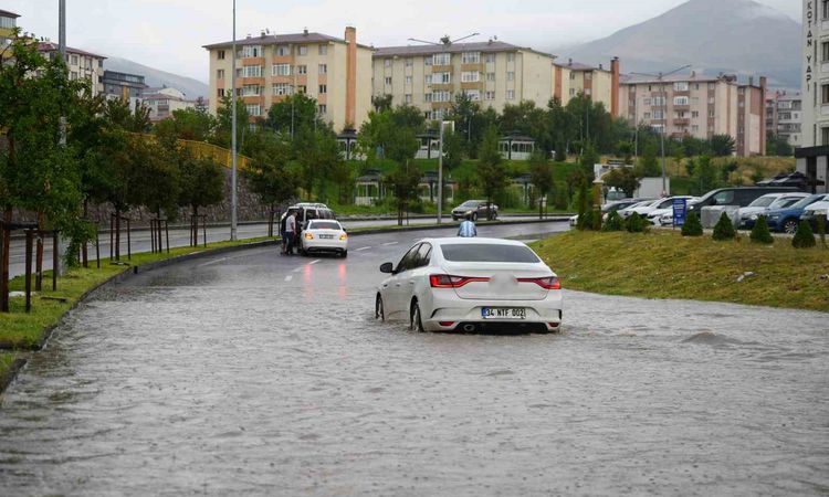Ayrıntılar Netleşti: Erzurum'da sağanak su baskını ve su baskınlarına yol açtı - Son Dakika ve Merak Edilenler