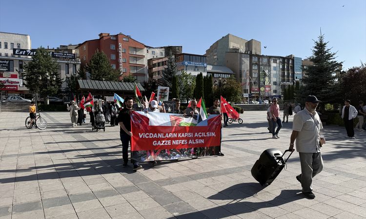 Sıcak Gündem: Erzurum'da sağlıkçılar Gazze için sessiz yürüyüşlerini 141'inci haftada sürdürdü - Son Dakika