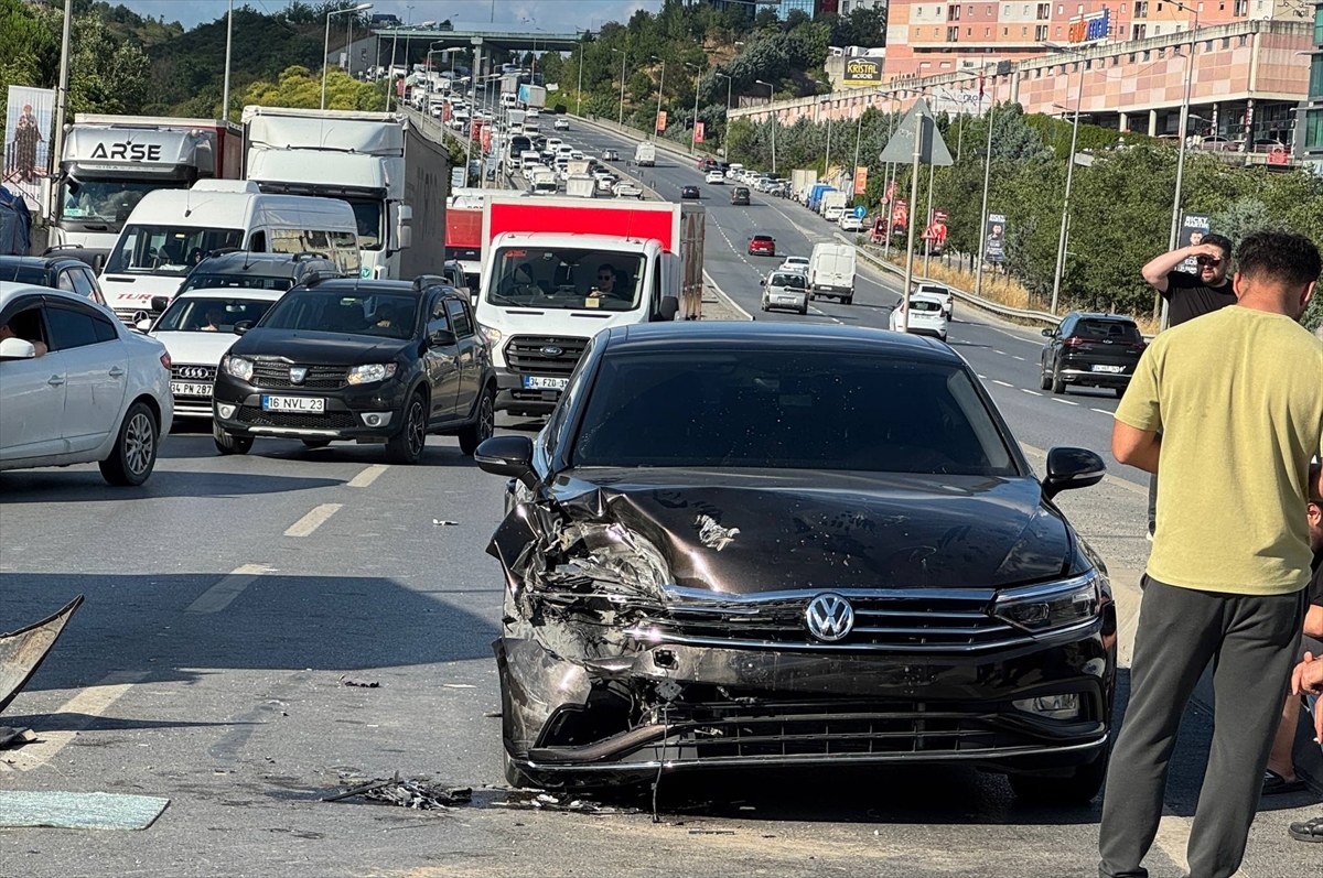 3 people were injured in a chain traffic accident involving 5 vehicles in Esenler - News