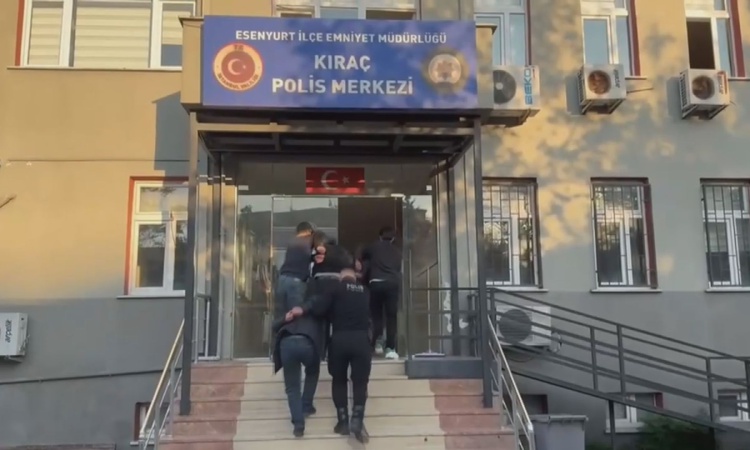 Esenyurt'ta dron destekli uyuşturucu operasyonunda 5 kişi yakalandı, 3'ü hakkında tutuklama kararı verildi - S