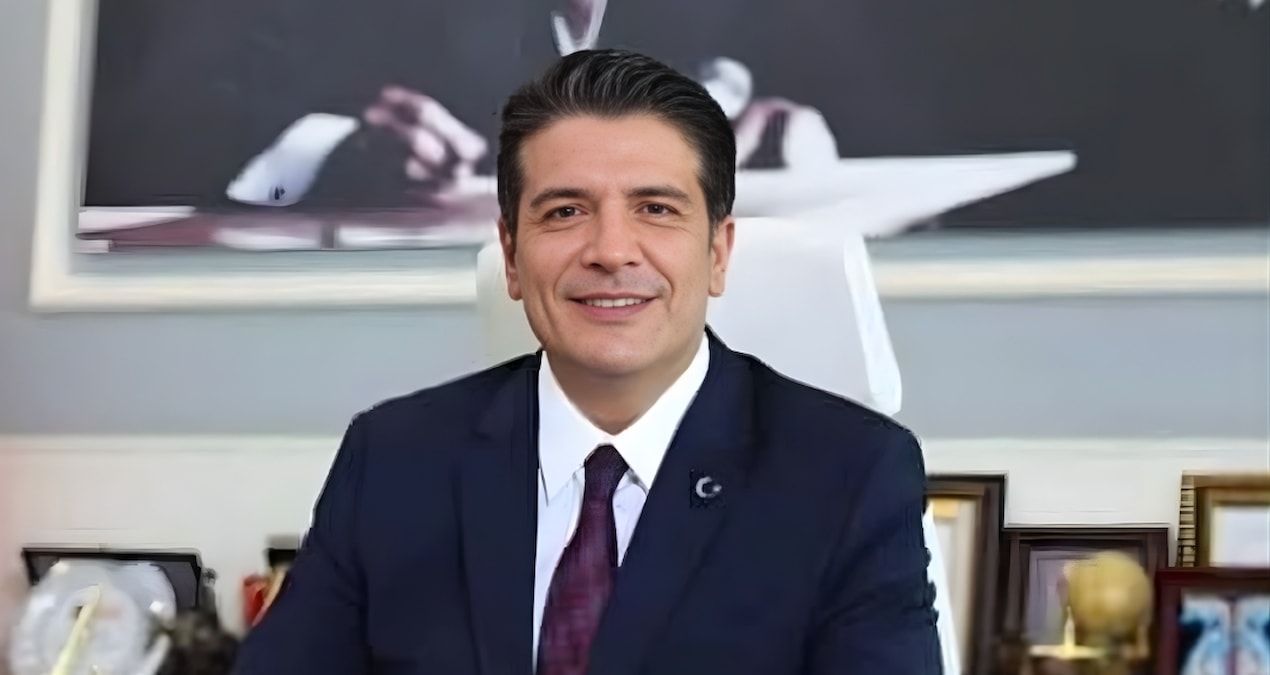 Sıcak Gündem: Eski Döşemealtı Belediye Başkanı Turgay Genç hakkında tutuklama kararı verildi - En Son Haber |