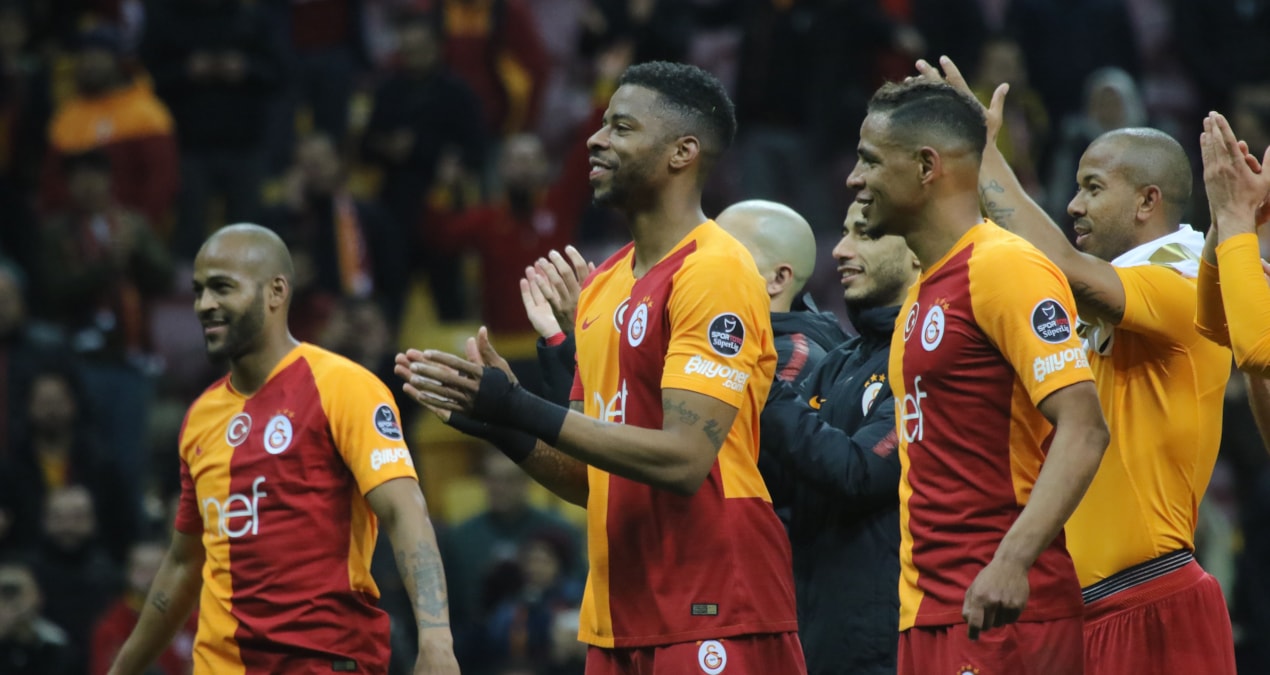 Eski Galatasaraylı yıldız futbolu bıraktı - En Son Haber: Gelişmeler Takip Ediliyor
