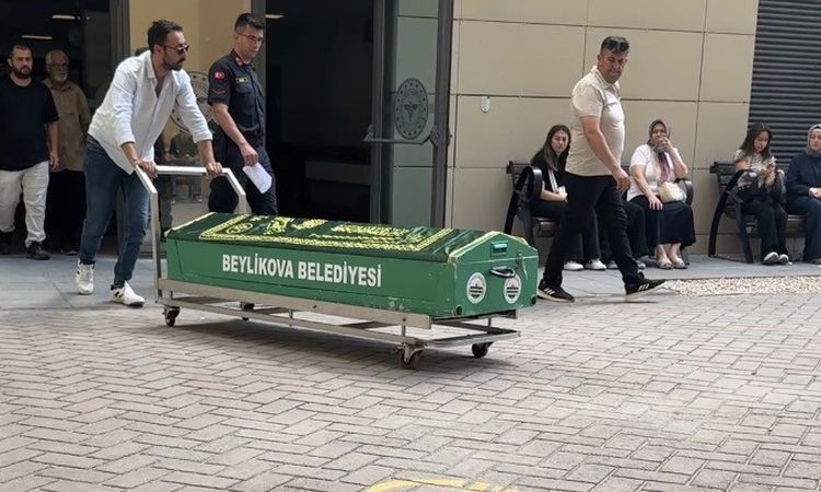 Ayrıntılar Netleşti: Eskişehir'de 4 yaşındaki Elif havuza düşerek yaşamını yitirdi - Son Dakika Haberleri - So