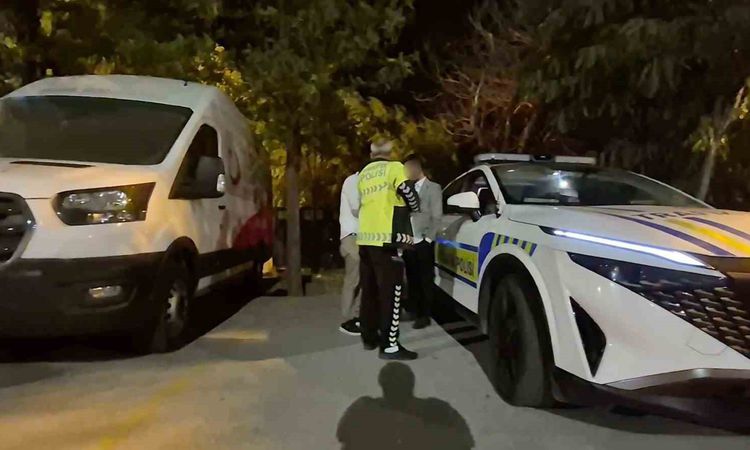 Kritik Açıklama: Eskişehir'de alkollü sürücüye 'ayıp' sitemi, aracı almaya gelen yakını da alkollü çıktı - Son