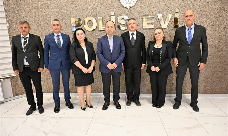 Eskişehir'de başmüfettişliğe atanan emniyet müdürleri için onur yemeği verildi