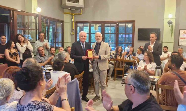 Gündemden Son Bilgiler: Eskişehir İl Sağlık Müdürlüğü'nde Ömer Faruk Üresin'e Veda Yemeği - Haberleri ve Merak