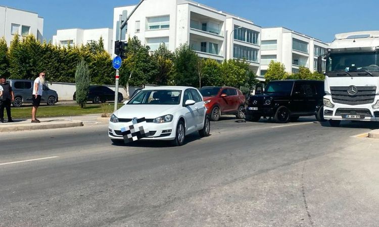 Son Gelişme: Eskişehir'de Lüks Cip ve Otomobil Çarpıştı: Maddi Hasar - Son Dakika Haberleri - Son Dakika Bilgi
