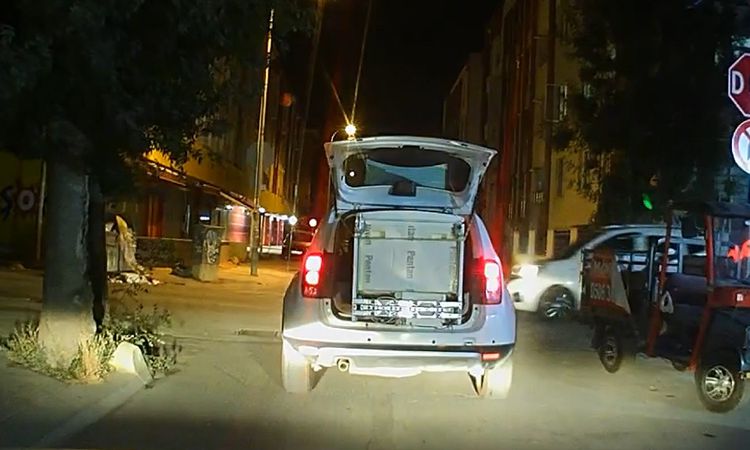Son Gelişme: Eskişehir'de Tehlikeli Taşıma: Beyaz Eşya İple Bağlandı - Haberleri: Gelişmeler Takip Ediliyor