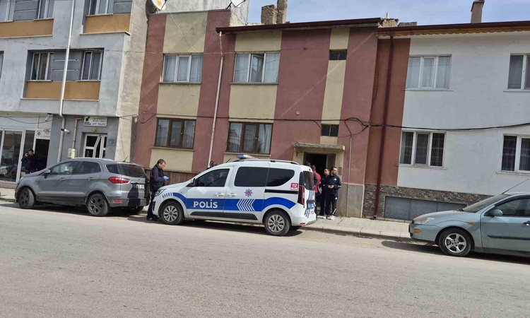 Eskişehir Tepebaşı'nda 52 yaşındaki yeni emekli merdiven altında ölü bulundu: Gelişmeler Takip Ediliyor