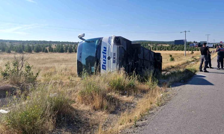 Passenger Bus Overturns in Eskişehir: 24 Injured