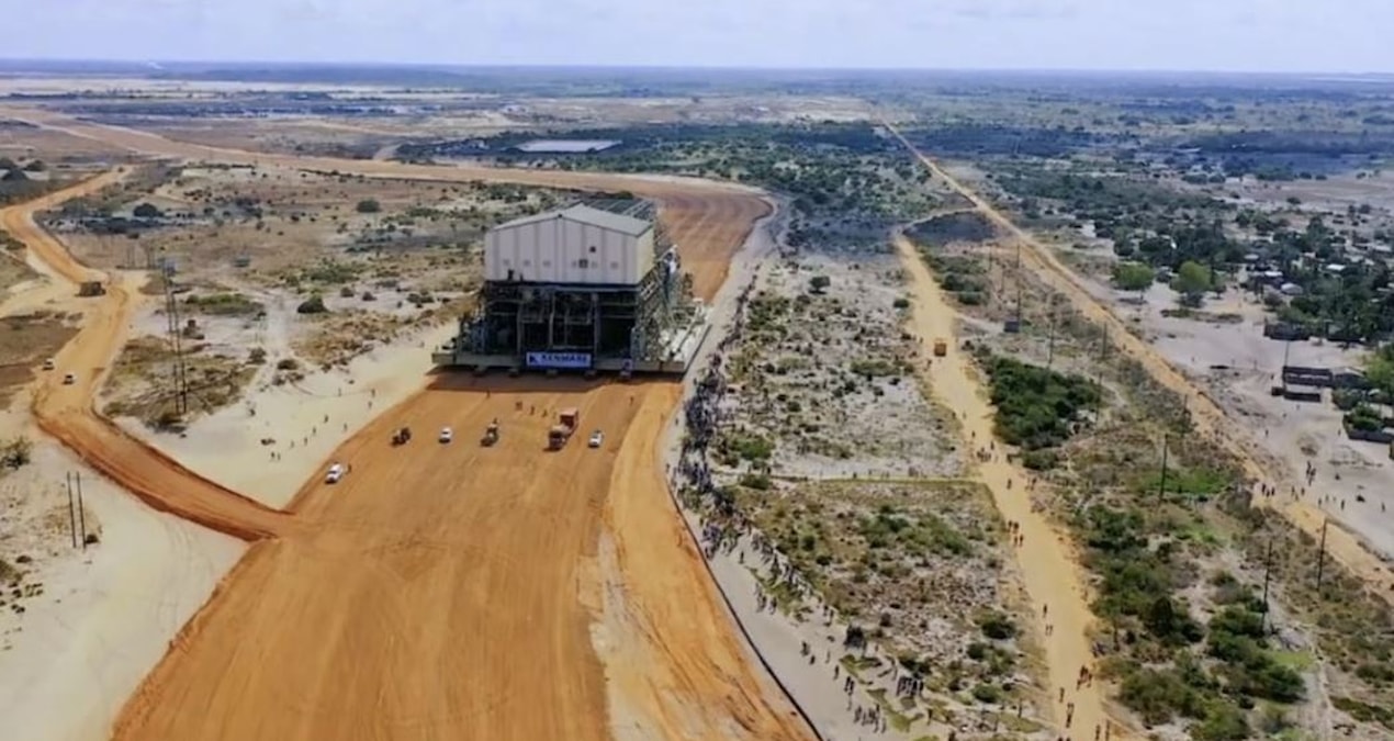 Sıcak Gündem: Eyfel Kulesi kadar ağır binayı el ele verip 23 kilometre sürüklediler - En Son Haber