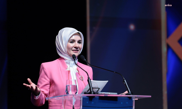 Eylül ayında yaşlı ve engelli aylıkları için 9,3 milyar lira ödendi - Son Dakika Bilgileri