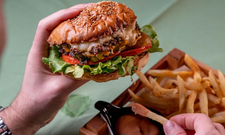 Fast food devinden büyük dönüşüm! Menüden restorana her şey yenileniyor | İşte Tüm Ayrıntılar