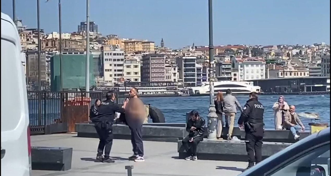 Sıcak Gündem: Fatih'te dehşet anları: Büfeden aldığı döner bıçağıyla boğazını kesti - Son Dakika - Son Dakika