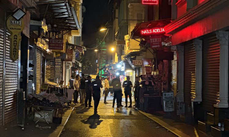 Son Gelişme: Fatih'te Esnaf Kavgası: Pompalı Tüfekle Ölüm - Haberleri ve Merak Edilenler