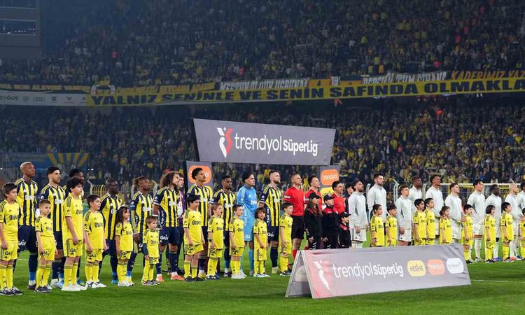 Fenerbahçe ile Beşiktaş 365. Randevuda: Derbi Rekorlara Sahne Olacak ve Merak Edilenler