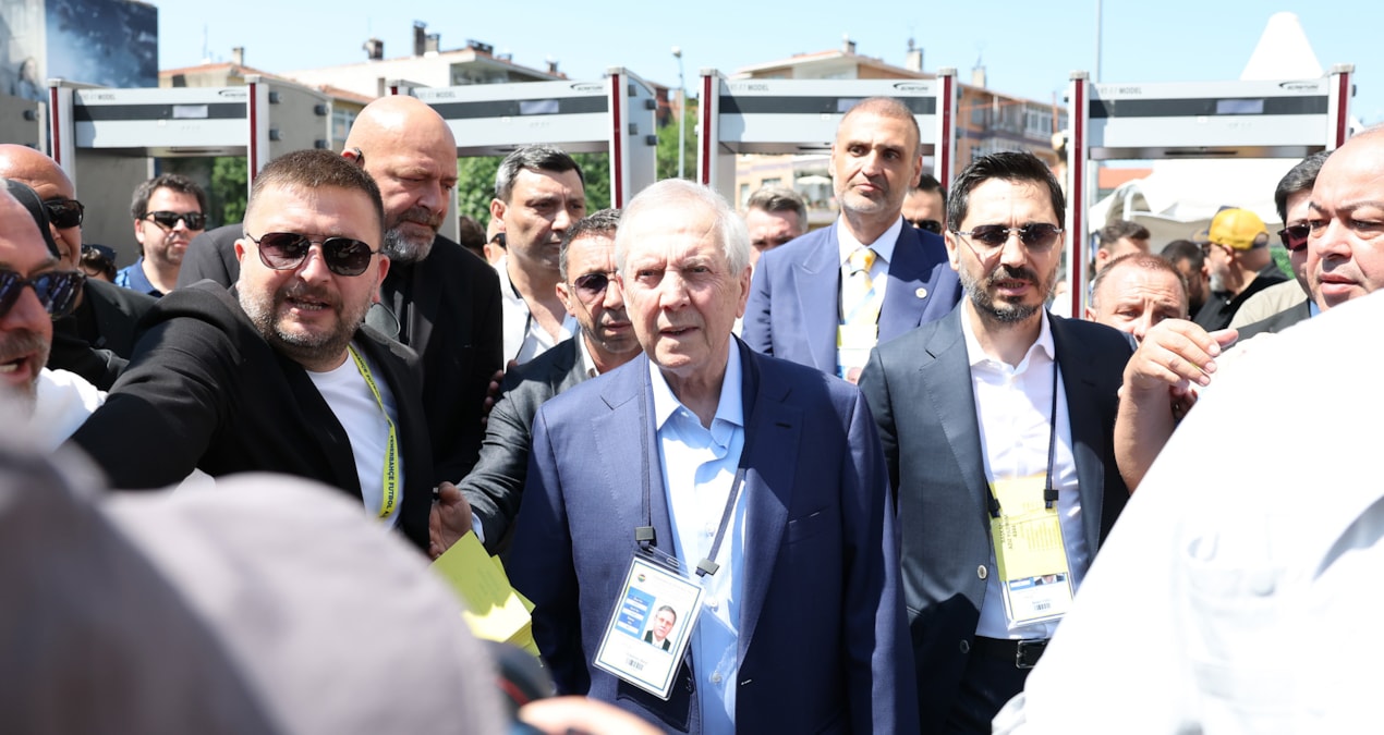 Ayrıntılar Netleşti: Fenerbahçe genç stoper için harekete geçti! Resmi teklifini sunacak - En Son Haber - Son