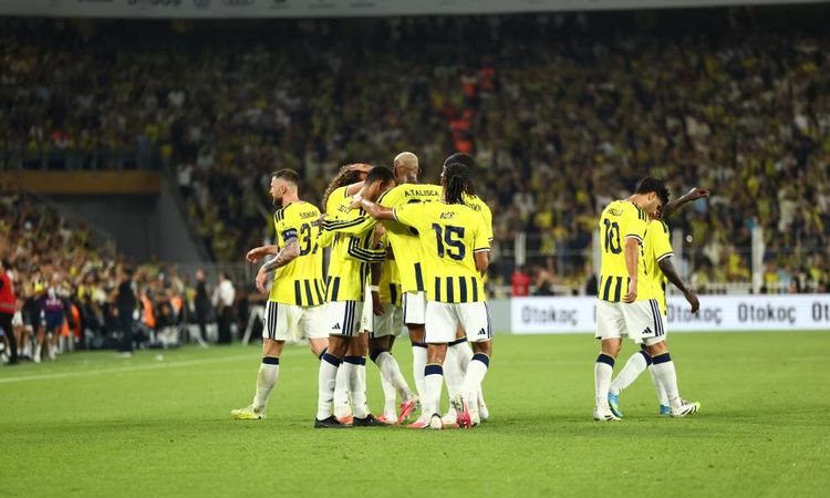 Sıcak Gündem: Fenerbahçe-Gençlerbirliği: 97. Randevu ve İlk Hafta Mücadelesi - Haberleri: Gelişmeler Takip Edi