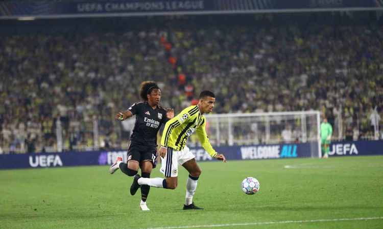 Ayrıntılar Netleşti: Fenerbahçe-Lyon: İlk yarı 1-0 Lyon - Son Dakika Haberleri - Son Dakika Bilgileri