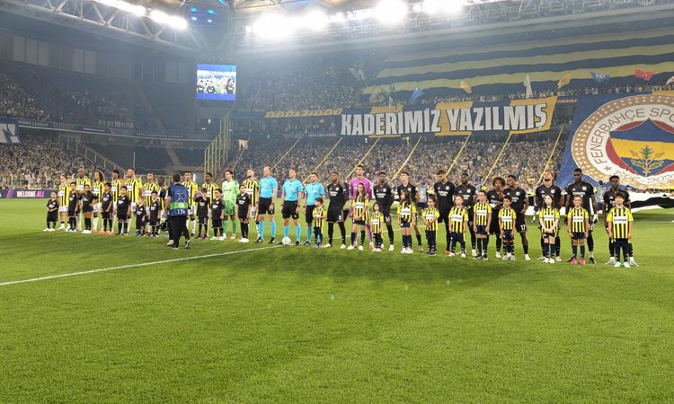 Son Gelişme: Fenerbahçe Lyon Maçı: Tribünlerden Tarihi Koreografi - Son Dakika - Son Dakika Bilgileri