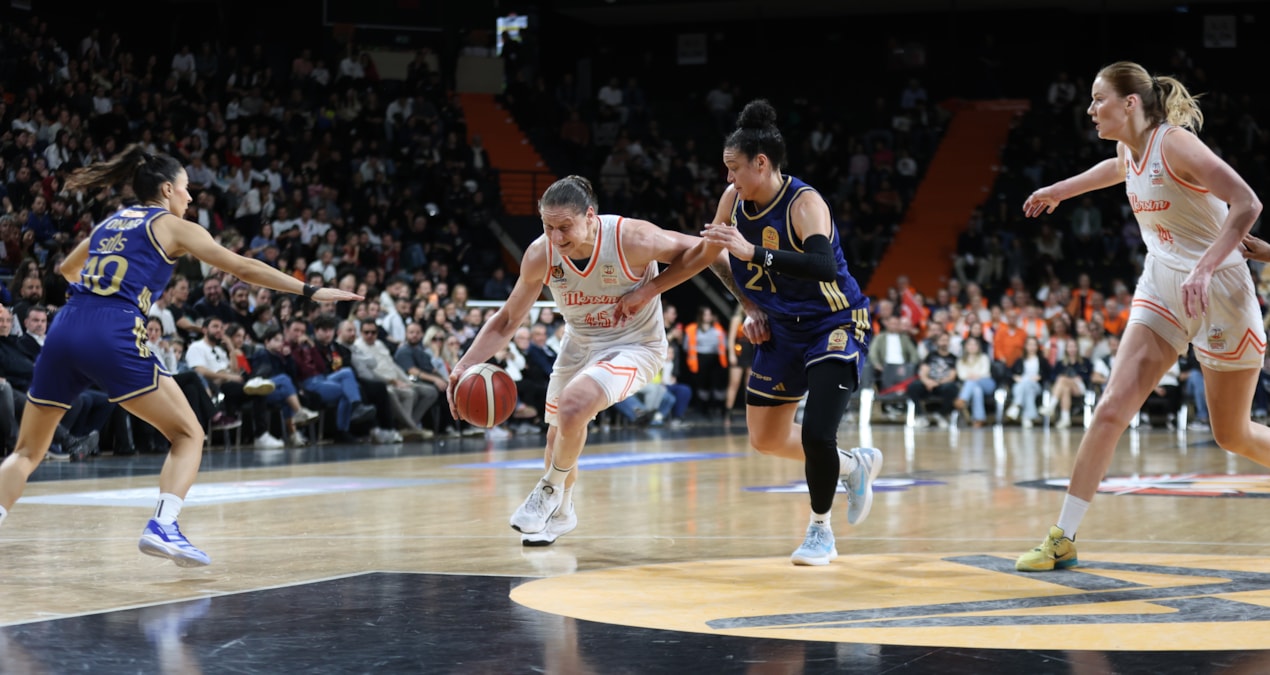 Ayrıntılar Netleşti: Fenerbahçe Opet deplasmanda Çimsa ÇBK Mersin'i farklı mağlup etti - Son Dakika Haberleri: