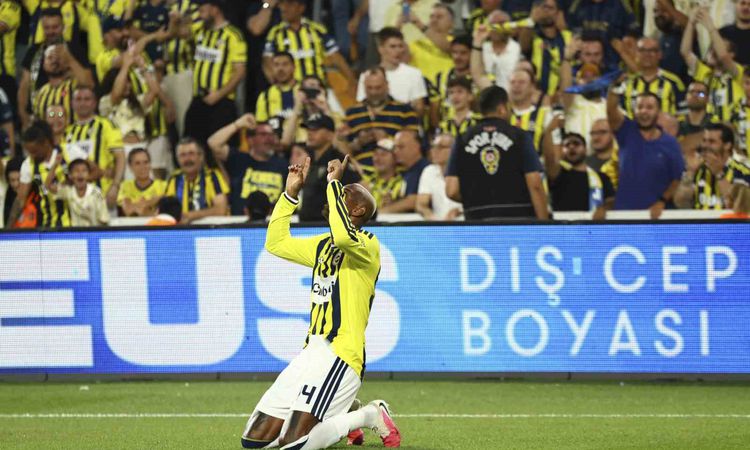 Ayrıntılar Netleşti: Fenerbahçe, Sturm Graz karşısında ilk yarıda 1-0 önde - Son Dakika Haberleri: Gelişmeler