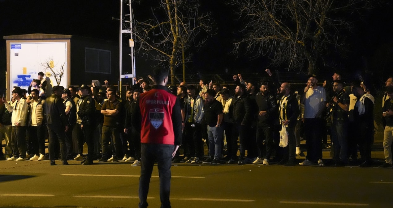 Son Gelişme: Fenerbahçe'ye tepkili karşılama! Aziz Yıldırım sesleri artış grafiği çizdi - Haberleri ve Merak E