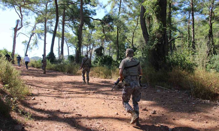 Son Gelişme: FETÖ'nün 15 Temmuz darbe girişiminde görevli eski yüzbaşı tutuklama kararı verildi, Marmaris'te y