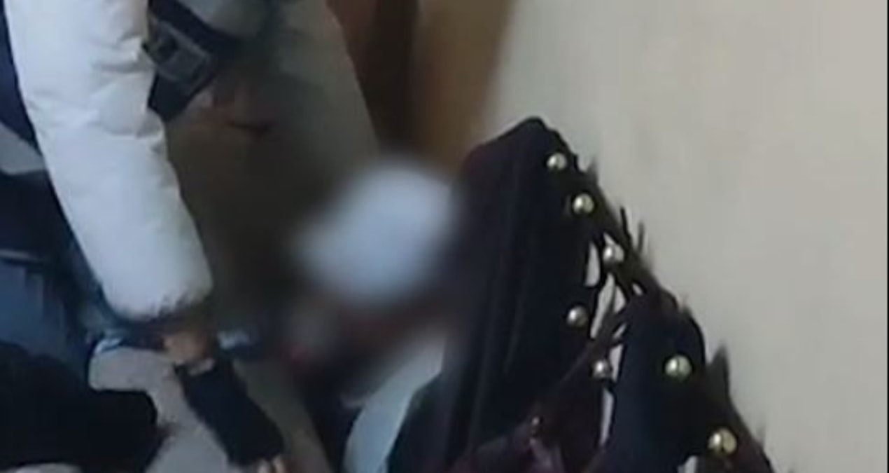 Ayrıntılar Netleşti: Firari istismarcı halıların arasına saklandı - Son Dakika Haberleri ve Merak Edilenler