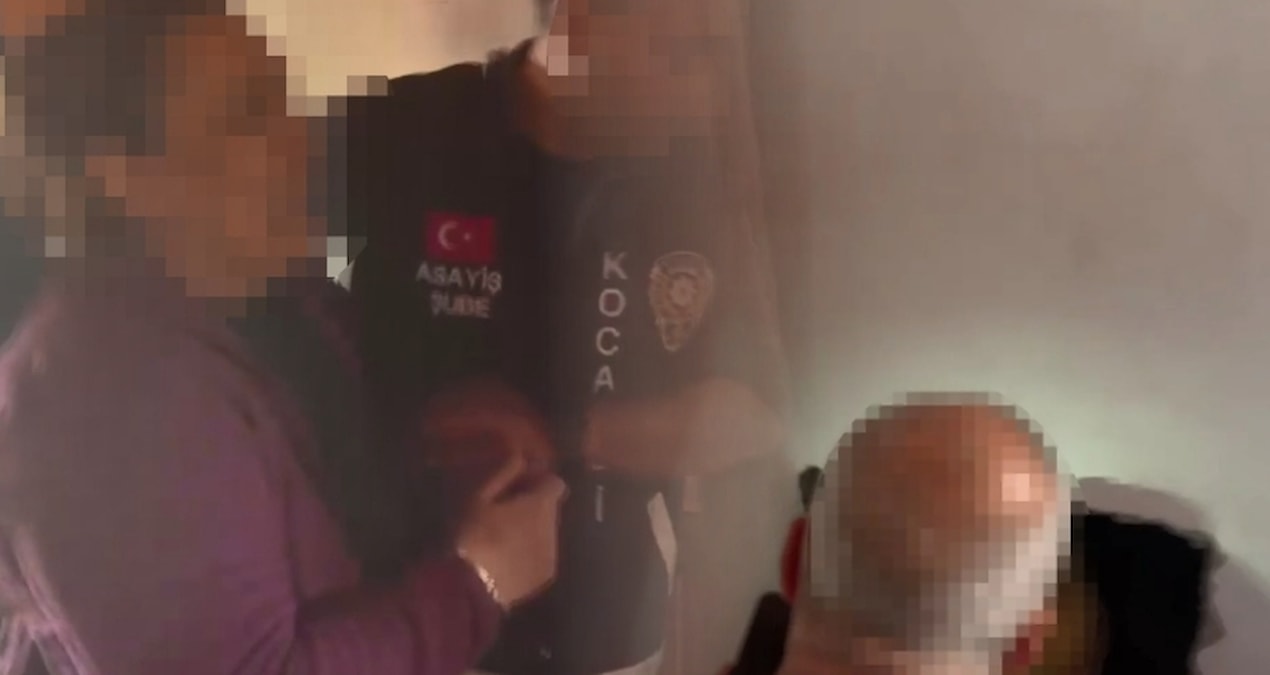 Sıcak Gündem: Firari suç makinesi gizli bölmede yakayı ele verdi - Son Dakika Haberleri - Son Dakika Bilgileri