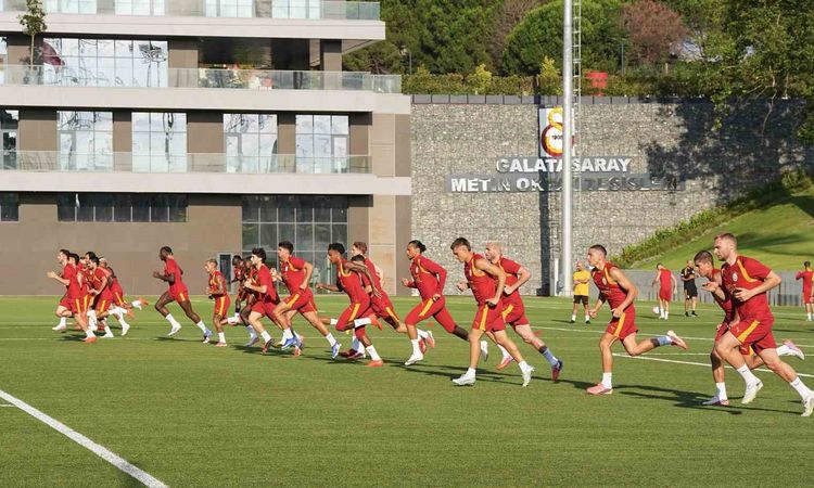 Sıcak Gündem: Galatasaray'dan yoğun antrenman - Son Dakika: Gelişmeler Takip Ediliyor