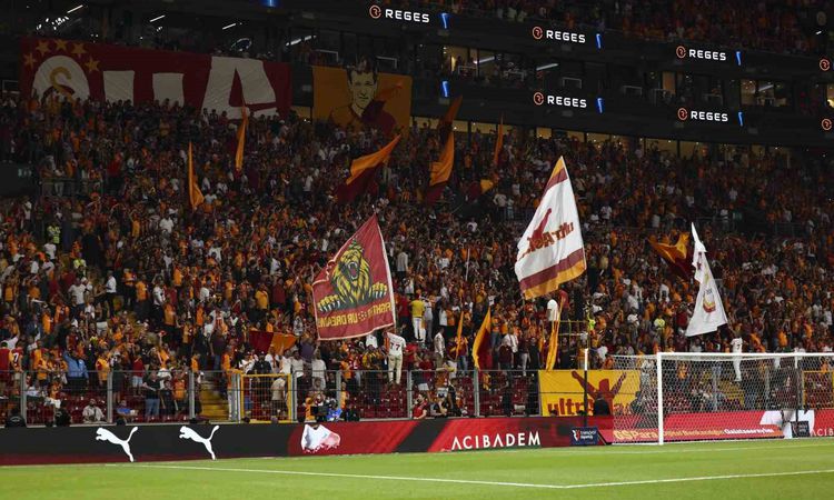 Son Gelişme: Galatasaray'da ilk hafta şoku: Yönetim görevden ayrılma tezahüratları - Son Dakika Haberleri: Gel