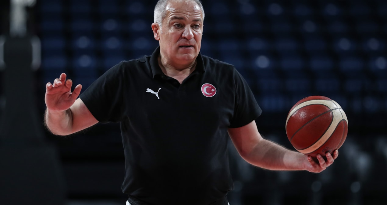 Ayrıntılar Netleşti: Galatasaray'ın eski hocası Ekrem Memnun parkelere geri döndü - Son Dakika ve Merak Edilen