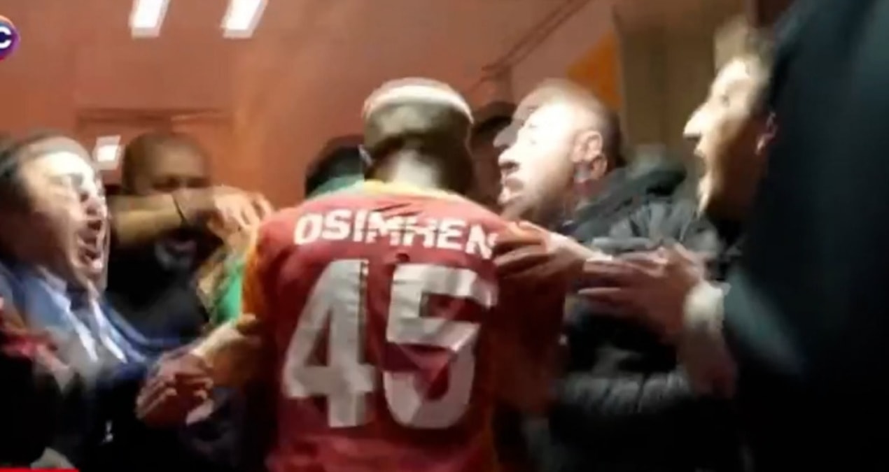 Gündemden Son Bilgiler: Galatasaray koridorlarında yıllarca unutulmayacak görüntüler - En Son Haber ve Merak E