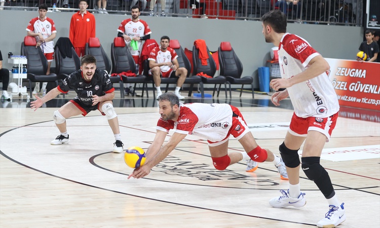 Galatasaray Madeş Mobilya, sahasında Sultanbeyli Belediyespor'u 3-0 yendi